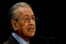 Mahathir: Israel Sangat...