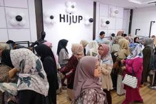 Lebarkan Sayap, Hijup...