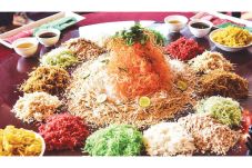Menikmati Kuliner Khas...