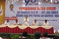 Beri Pembekalan di Tulungagung,...