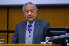 Mahathir: Malaysia Tolak...