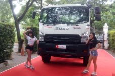 New Isuzu GIGA Tractor...