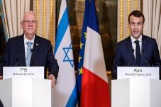 Macron Sebut Permukiman...