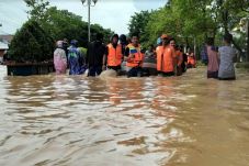 Terjebak Banjir Bandang,...