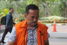 Terima Suap Rp1,5 Miliar,...