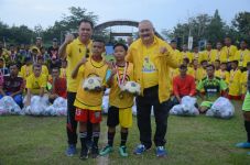 Dua Pemain U12 dari...