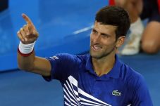 Novak Djokovic Tantang...