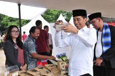 Bertemu Ibu-ibu Nasabah...