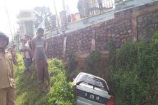 Sopir Ngantuk, Mobil...