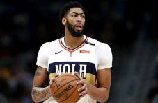 Anthony Davis Berencana...