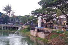 Patung Singapura Menjadi...