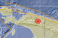 Gempa 5,6 SR Guncang...