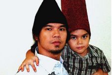 Ahmad Dhani Ditahan,...