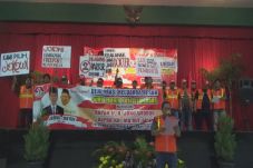 Ratusan Juru Parkir...