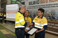 Amman Mineral Tegaskan...