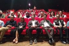 Nonton Film Keluarga...