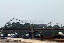 Pemasangan Balok Girder,...