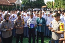 Menginspirasi, Polres...