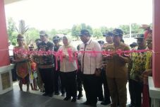 Bupati Kobar Nurhidayah...