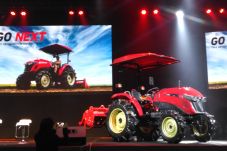Berteknologi, Traktor...