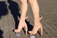 Memakai Sepatu Ini Serasa...