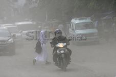 Dinilai Abaikan Lingkungan,...