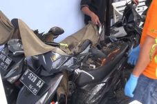 Teror Bakar Kendaraan...