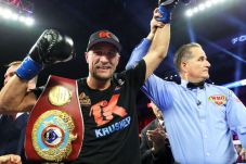Kalahkan Alvarez, Kovalev...