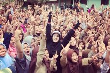 Curhat di Medsos, Istri...