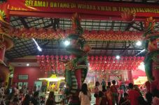 Imlek di Vihara Kwan...
