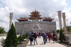 Libur Imlek, Vihara...