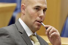 Van Klaveren, Dulu Politisi...