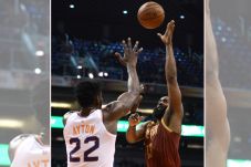 James Harden Antar Rockets...
