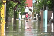 Banjir Bandang, Dua...
