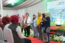 Iriana Jokowi dan Istri...
