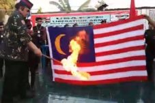 Malaysia Marah Benderanya...