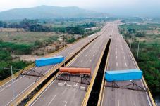 Tentara Venezuela Blokade...