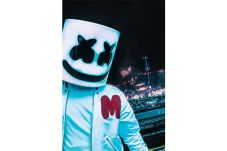 DJ Marshmello Bereksplorasi...