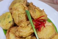 Tahu Kemul, Makanan...