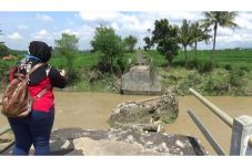 Jembatan di Kuningan...
