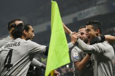 Mengapa Allegri Simpan...
