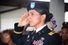 Tulsi Gabbard, Gadis...