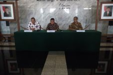 Jelang Ganti Rektor,...