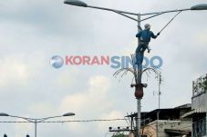 Ratusan Konektor Penerangan...