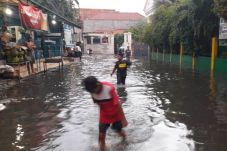 Banjir di Jalan Sasak...