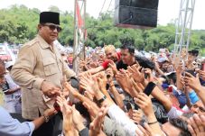 Kunjungi Jawa Tengah,...