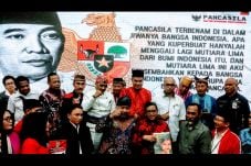 Datangi PDIP, Dewan...
