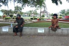 Orang Gila dari Luar...