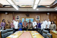 Wagub Bertemu Menpar...