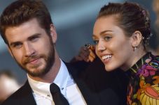 Liam Hemsworth Jatuh...